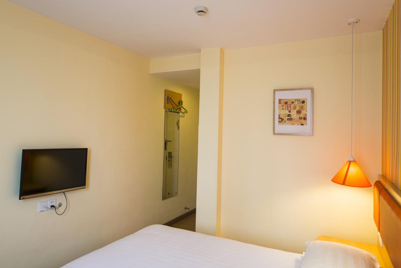 Home Inn Chongqing Jiangbei Airport Shuangfeng Road Exteriör bild