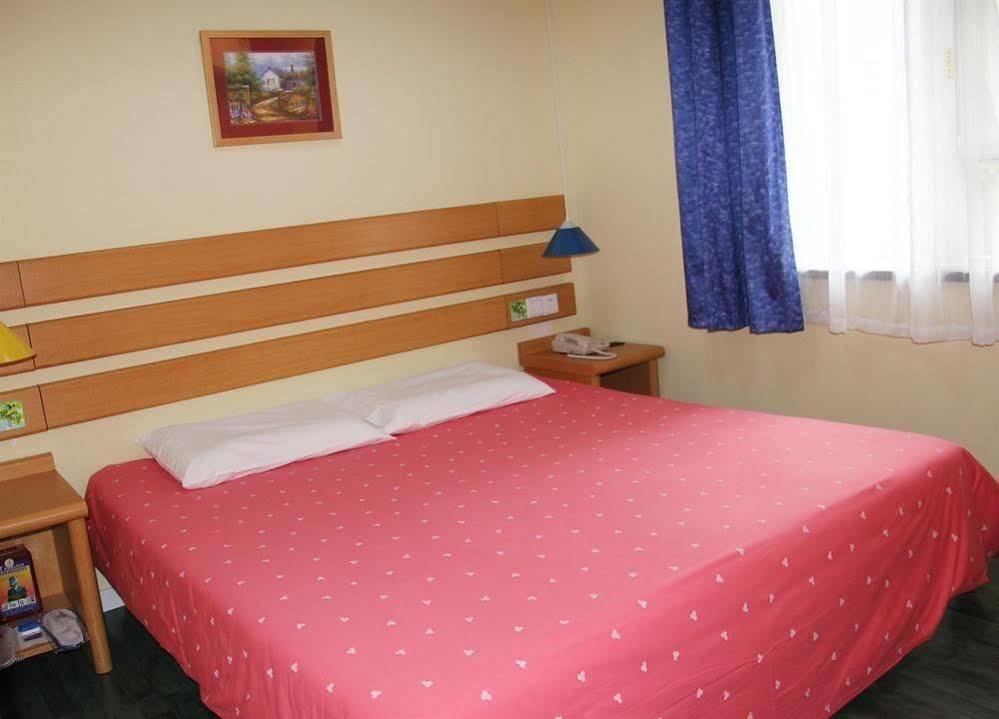 Home Inn Chongqing Jiangbei Airport Shuangfeng Road Exteriör bild