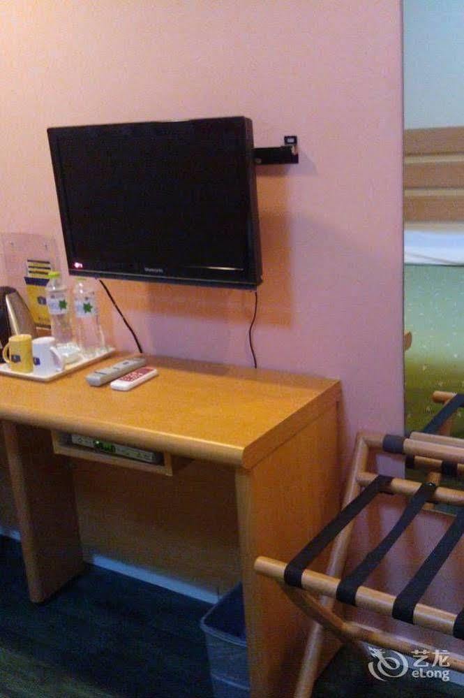 Home Inn Chongqing Jiangbei Airport Shuangfeng Road Exteriör bild